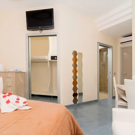 Guest House Emily Suites Sorrento-2