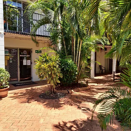Coconut Grove Holiday Apartments-3