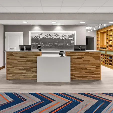 Hampton Inn & Suites Fairbanks-3