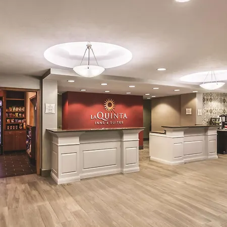 La Quinta By Wyndham Fargo-Medical Center-2