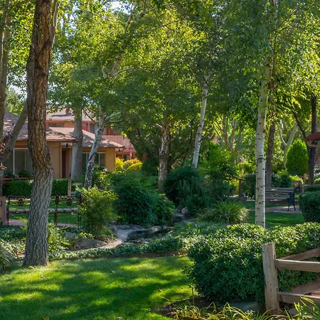 Sky Ranch Lodge-2