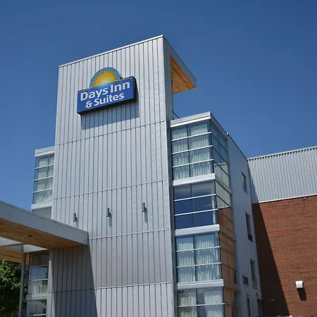Days Inn & Suites By Wyndham Milwaukee-2