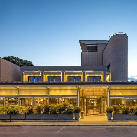 Comfort Hotel Fiumicino Airport-2