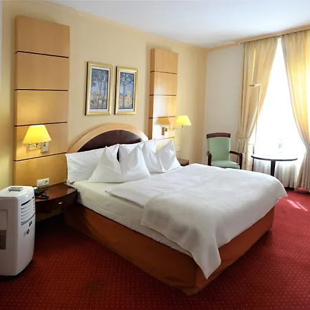 Hotel am Kochbrunnen-3