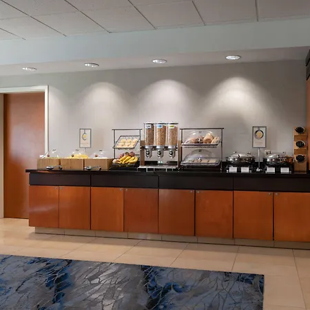 Fairfield Inn & Suites Redding-3