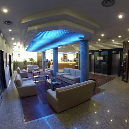 Benny Hotel-2