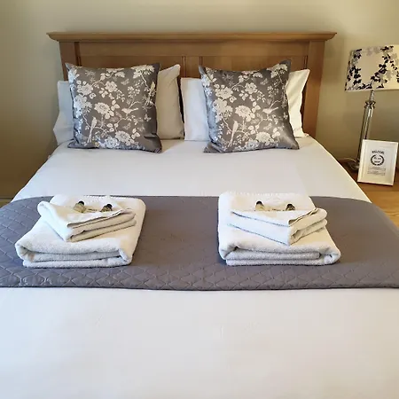 Oyo Lina Guest House-3
