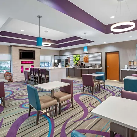 La Quinta Inn & Suites By Wyndham Houston Pasadena North-3