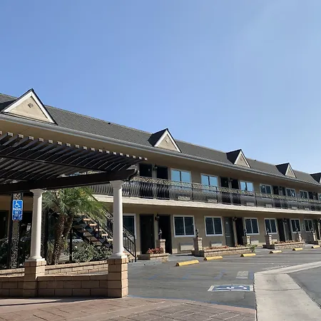 Walnut Inn & Suites West Covina-2