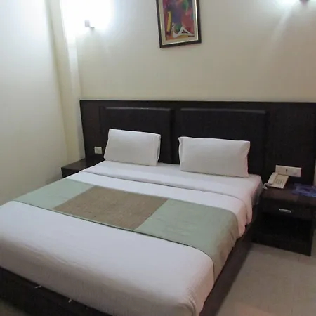 Hotel Smart Inn Near Igi Airport & Free Airport Drop-2