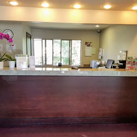 Aladdin Inn And Suites-2