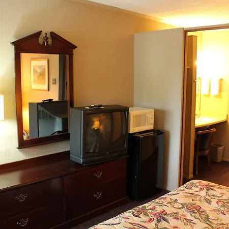 Colonial Inn Franklin-3