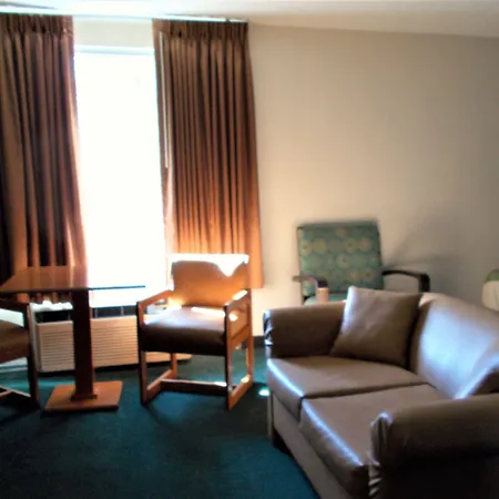 Econo Lodge Conway Central-3