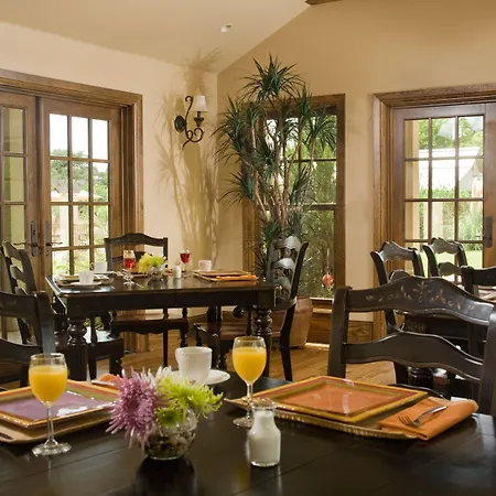 Inn On Lake Granbury A Boutique Hotel-2