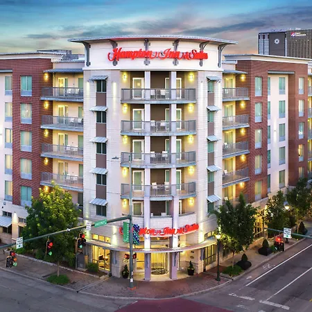 Hampton Inn & Suites Chattanooga Downtown-2