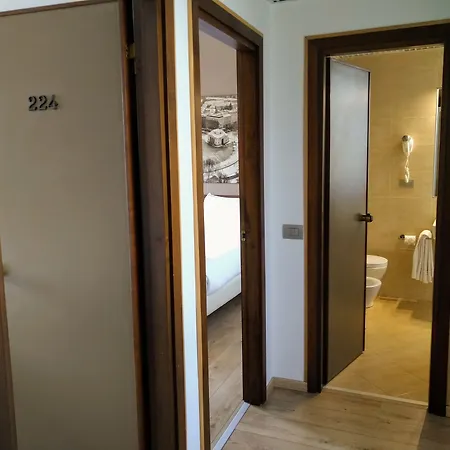 Nuovo Hotel Italia-3