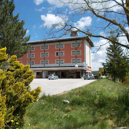 Hotel Holidays-3