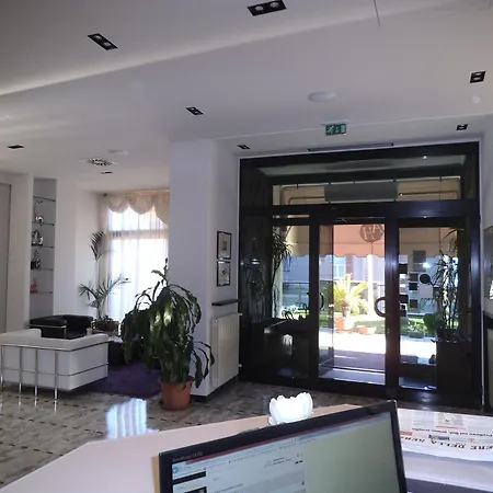Hotel Ariston & Apartments-3