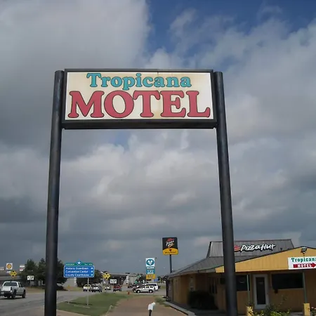 Tropicana Motel Bastrop-3