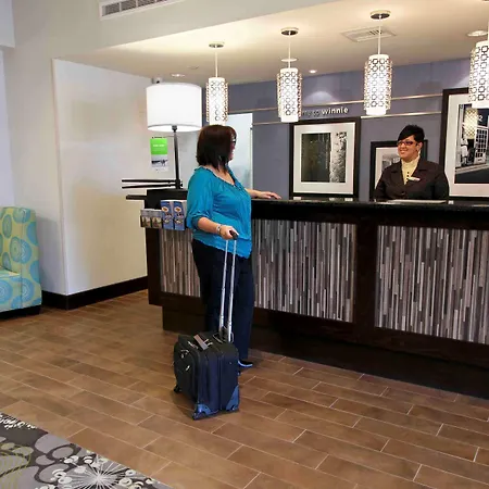 Hampton Inn & Suites Winnie-3