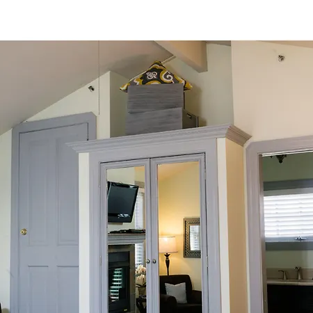 1801 First Luxury Inn-3