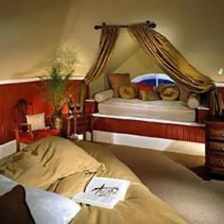 1801 First Luxury Inn-2