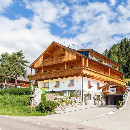 Hotel Rosengarten-2