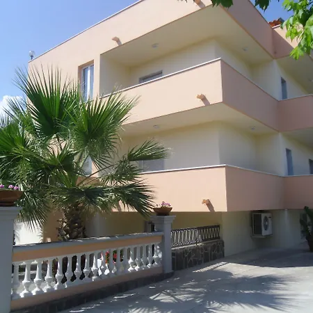Residence Hotel Villa Laura-3
