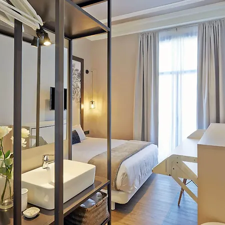 Hostal Central Barcelona-2