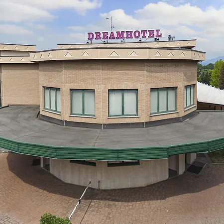 Dreamhotel-2