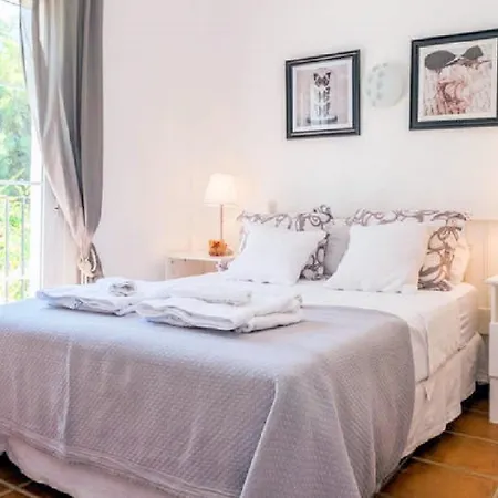 At Home In Malaga Stay & Solo Travellers-3