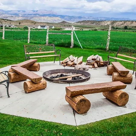 Bryce Country Cabins-2