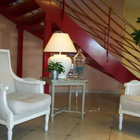 Brit Hotel Du Perche-2