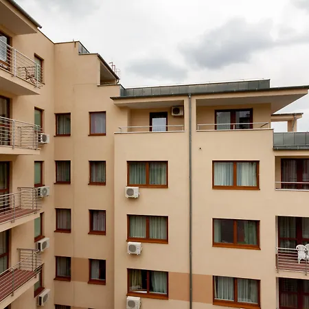 Corvin Plaza Apartments & Suites-3