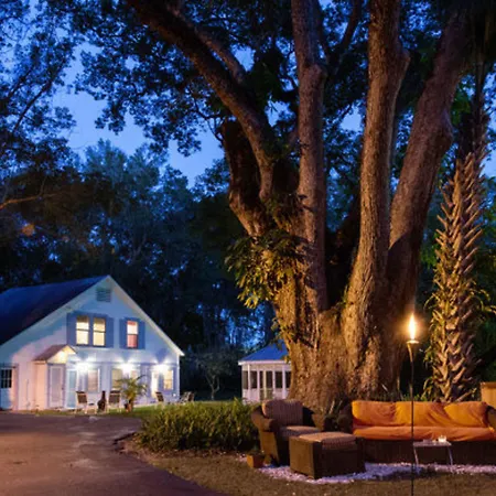 Farnsworth House Bed And Breakfast-3