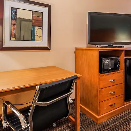 Best Western Plus Seminole Hotel & Suites-3