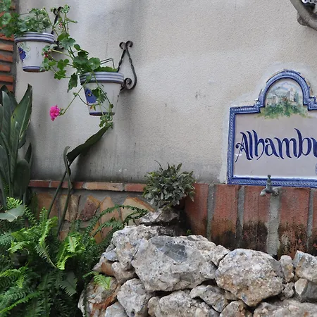 Welcome Inn Nerja Guest House Luxury Bed & Breakfast-3