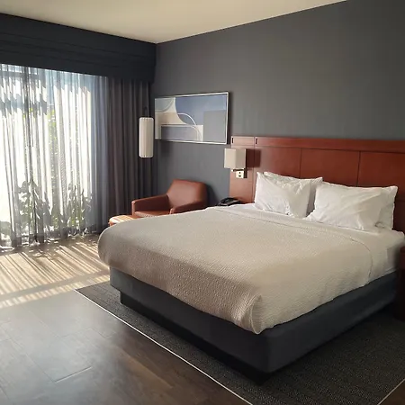 Courtyard By Marriott Cincinnati Midtown/Rookwood-3