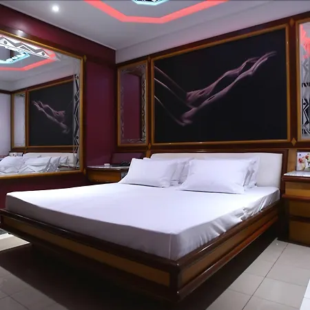 Rivieras Motel (Adults Only)-3