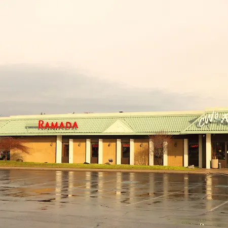 Ramada By Wyndham Alpena-3
