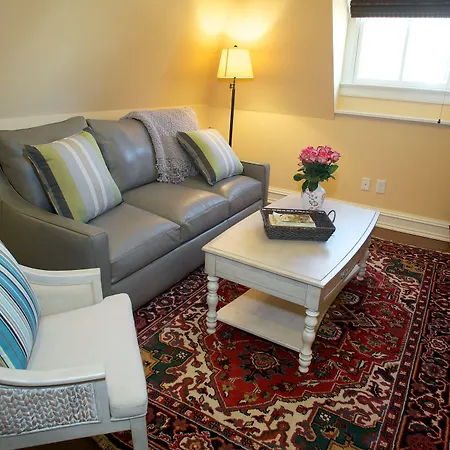 Guest House At Norwalk Inn-2