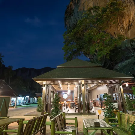 Tonsai Bay Resort-3