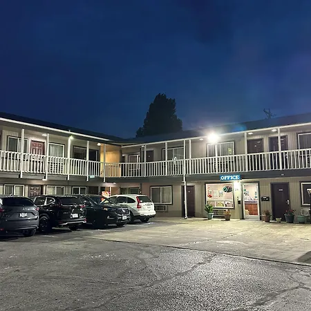 The Royal Victorian Motel-2