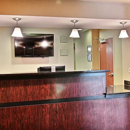 Amerivu Inn And Suites - Crookston-3