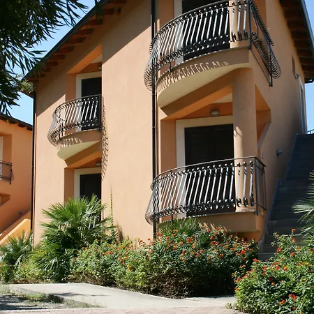 Residence Pietre Bianche ApartHotel-3