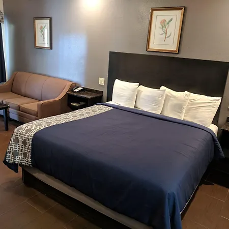 Americas Best Value Inn - Brownsville-3