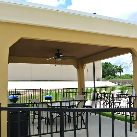 Hampton Inn Carrizo Springs-3