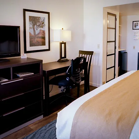 Pines Inn & Suites-3