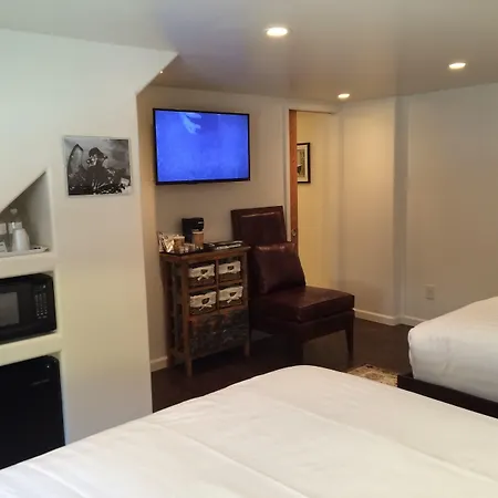 Iron Horse Inn-2