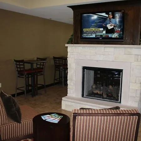 Parkwood Inn & Suites-3